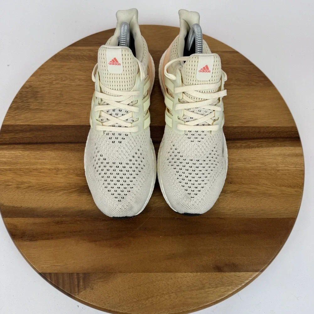Womens Adidas Ultraboost 5.0 DNA‎ Beige Athletic Running Sneakers Size 7 M GUC